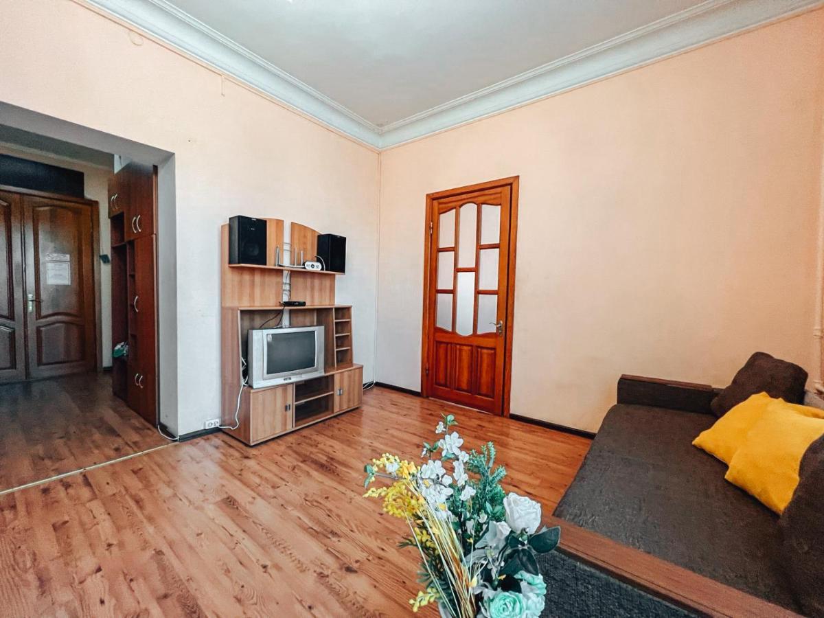 Apartment On Kreshchatik 17 *